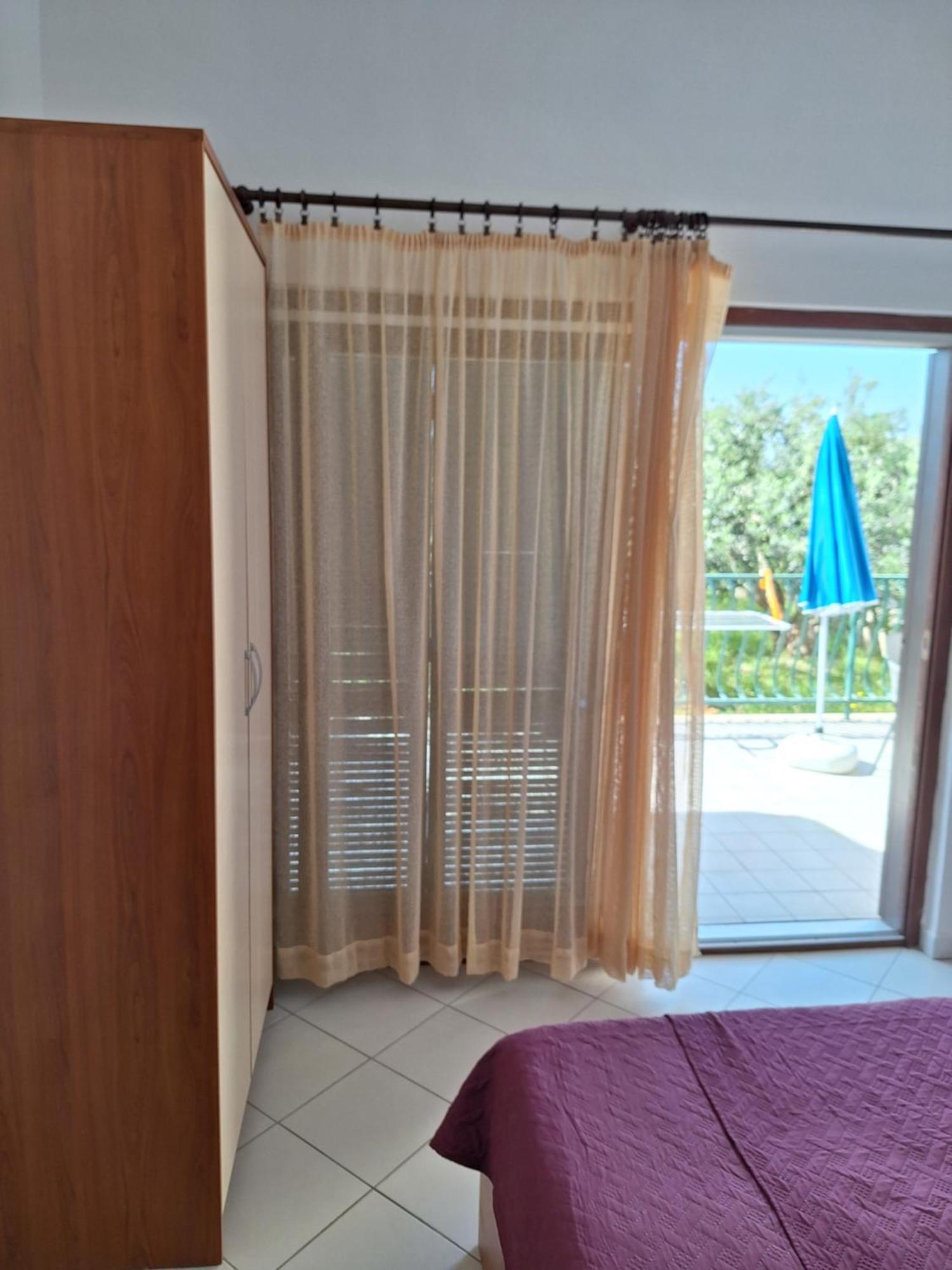 Ante Apartments Duće Zimmer foto