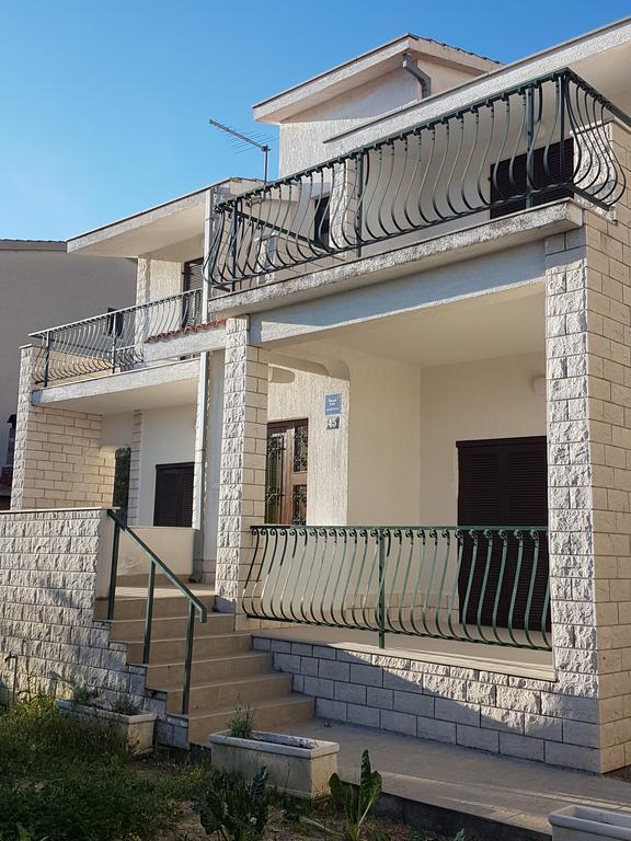 Ante Apartments Duće Exterior foto